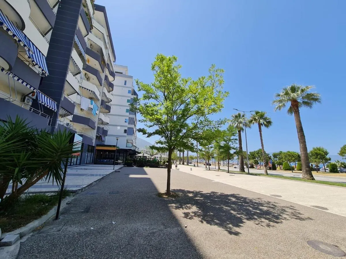Luxury Home Vlorë 아파트
